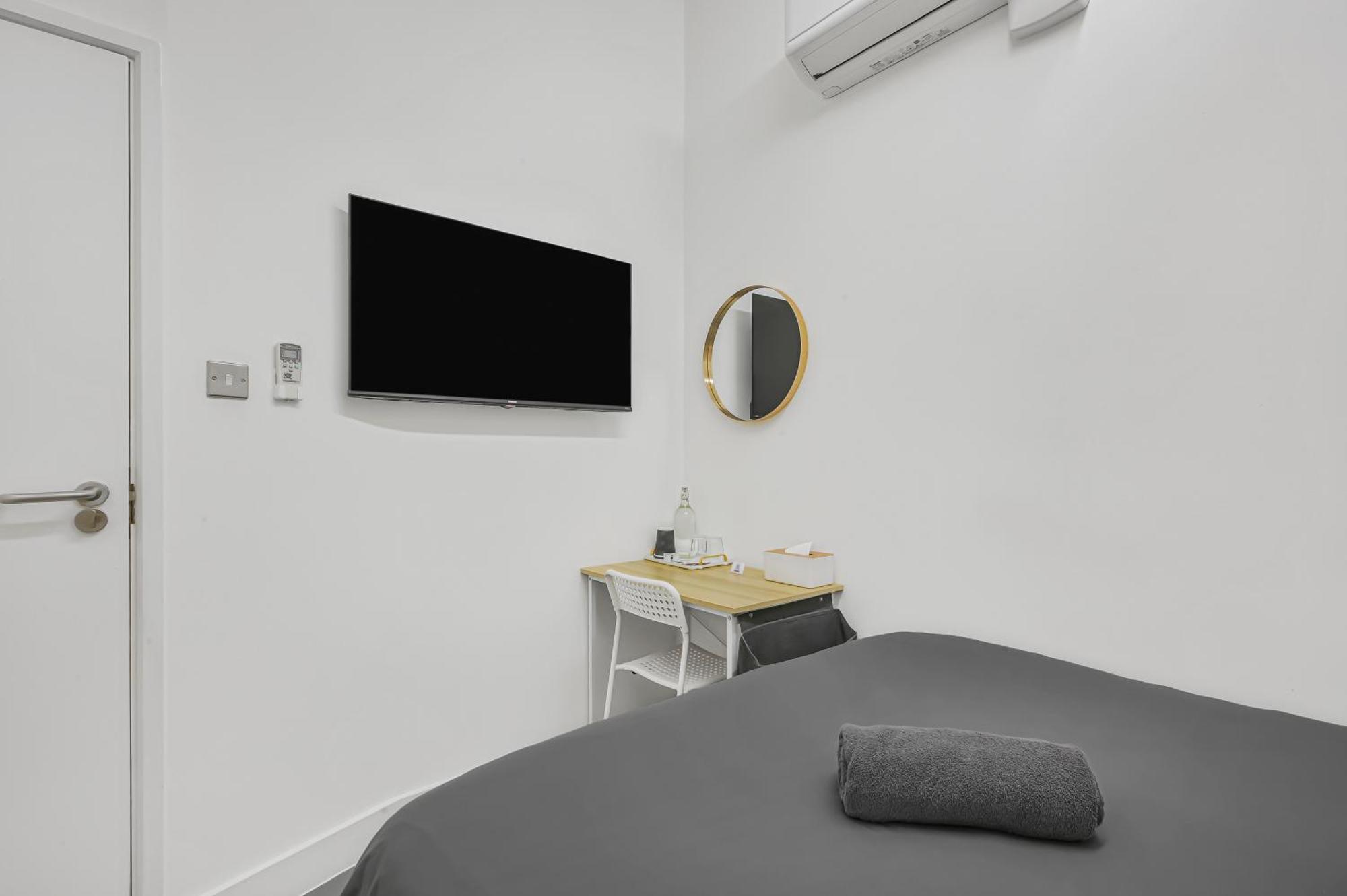 Marbel Aldgate London